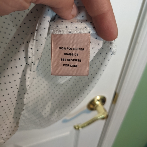 Light weight White shirt with block dots size xl - Picture 2 of 2